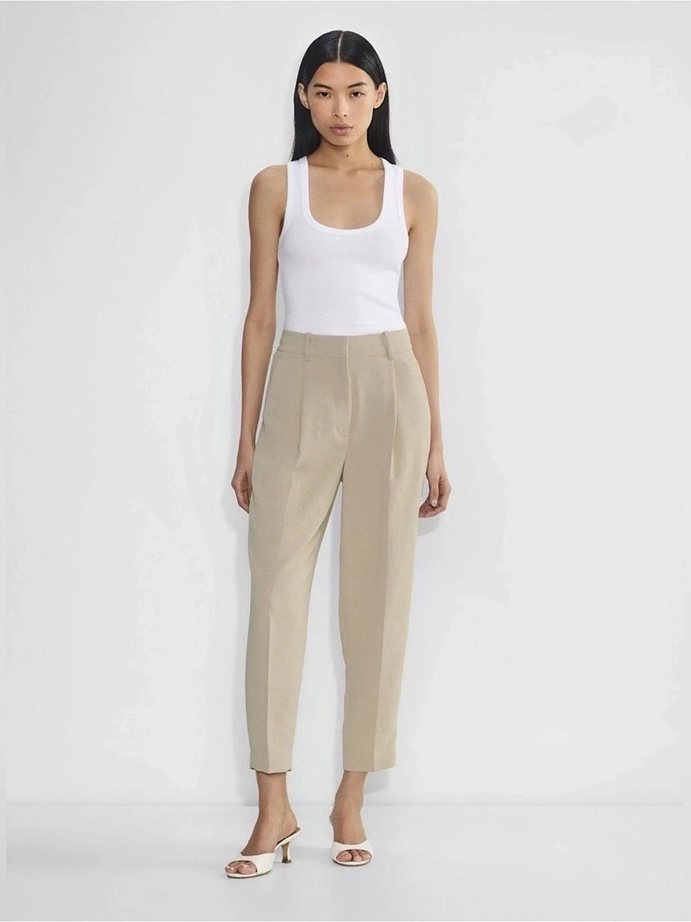 Aritzia Clover Carrot Pant Cropped Trouser Pants in Beige Size 10 NWT